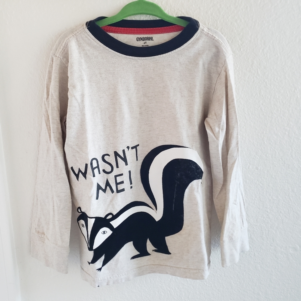 Boys 4T long sleeve skunk wasn't me tshirt